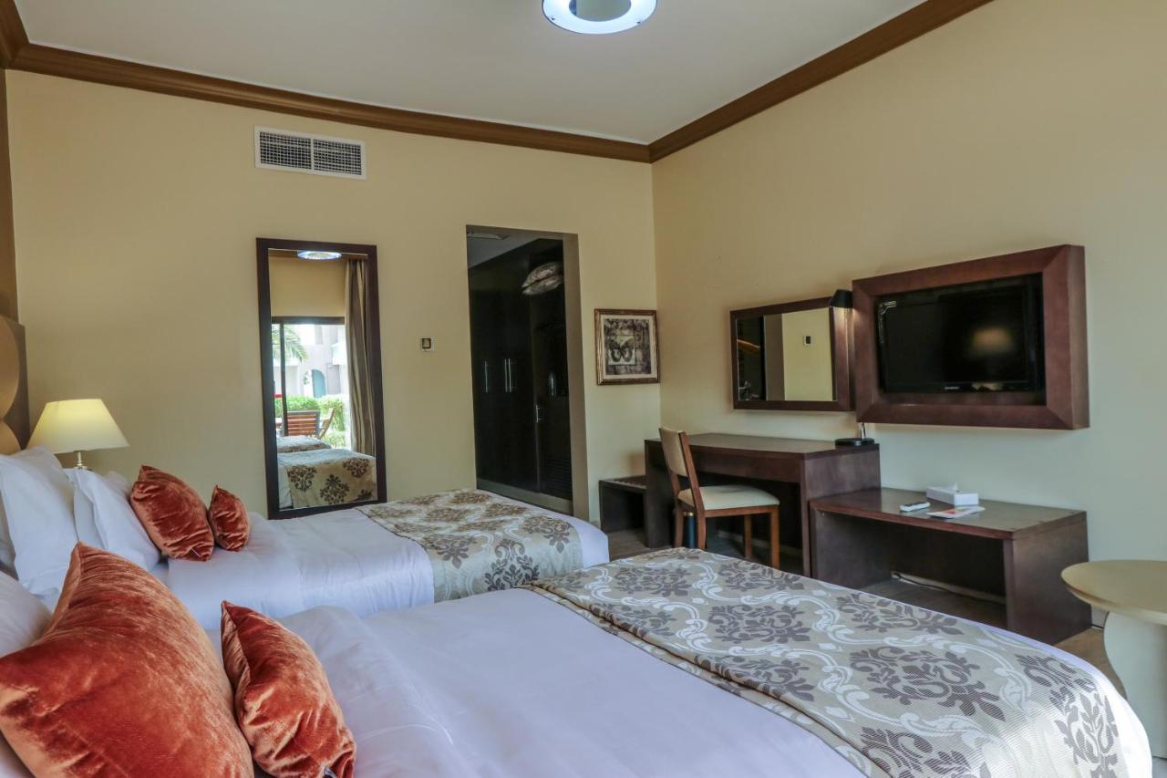 Bm Beach Resort Ras al-Khaimah Bagian luar foto
