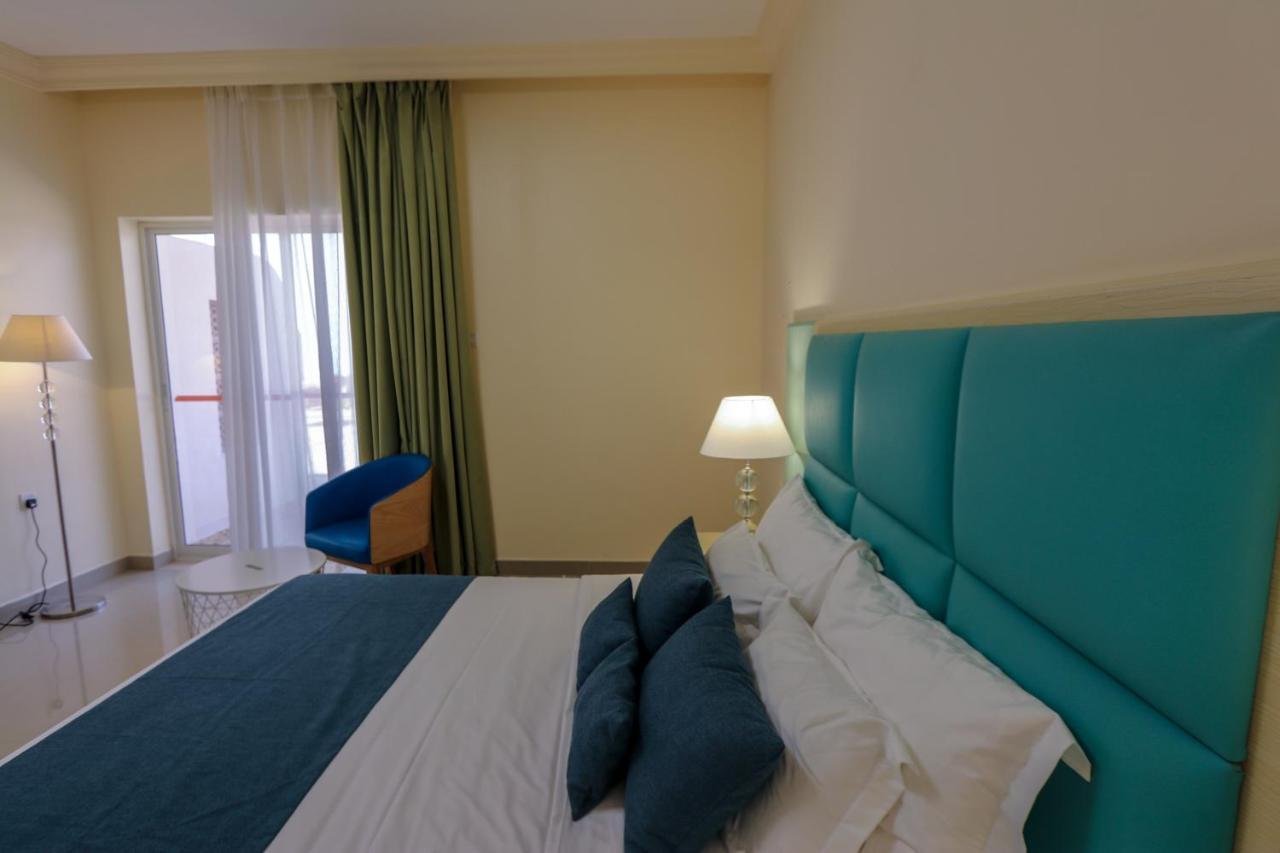 Bm Beach Resort Ras al-Khaimah Bagian luar foto